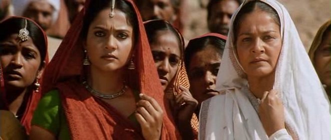 Lagaan - tenkrát v Indii - Z filmu - Gracy Singh, Suhasini Mulay