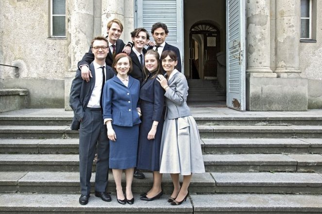 Die Klasse - Berlin '61 - Werbefoto - Vincent Redetzki, Alexander Pensel, Isabel Bongard, Jella Haase, Johannes Klaußner, Sarah Horváth