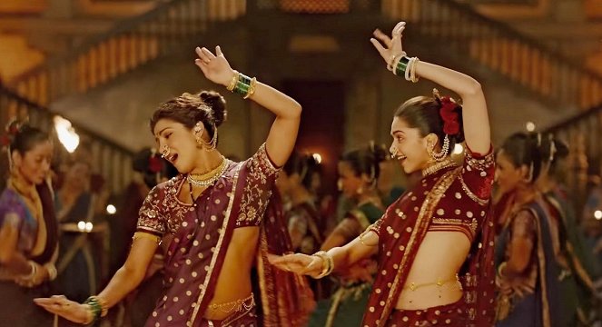 Bajirao Mastani - Do filme - Priyanka Chopra Jonas, Deepika Padukone