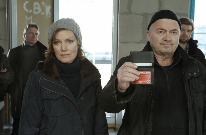 Ein starkes Team - Geplatzte Träume - De la película - Maja Maranow, Florian Martens