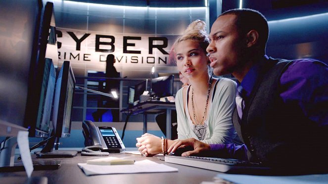 CSI: Cyber - Season 1 - Kidnapping 2.0 - Photos - Hayley Kiyoko, Shad Moss