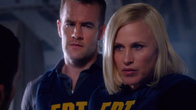 CSI: Cyber - Kidnapping 2.0 - De la película - James van der Beek, Patricia Arquette