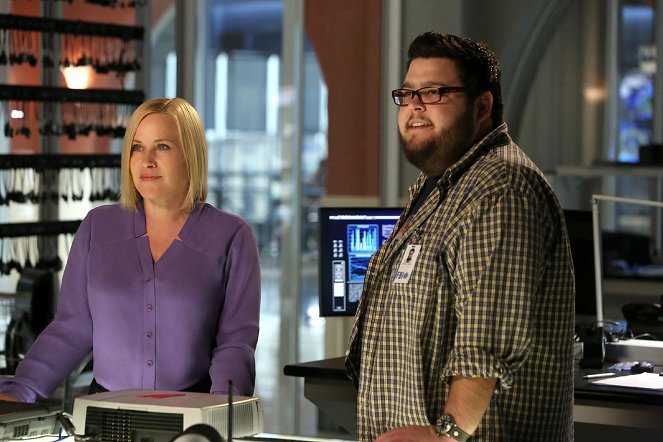 CSI: Cyber - Ghost in the Machine - Photos - Patricia Arquette, Charley Koontz