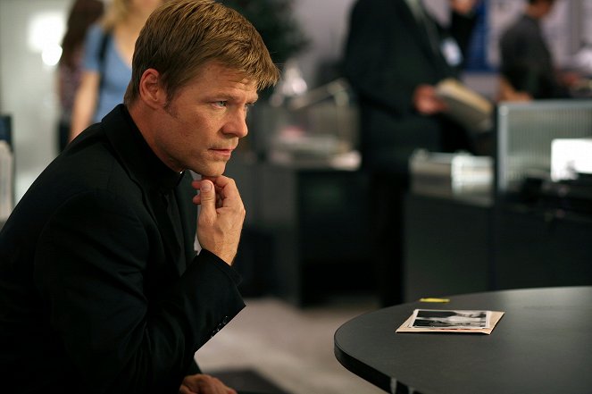 V - There Is No Normal Anymore - Do filme - Joel Gretsch