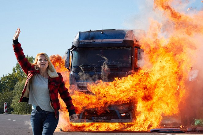 Die Truckerin - Eine Frau geht durchs Feuer - De filmes - Annette Frier