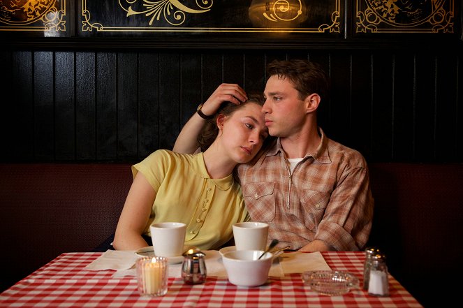 Brooklyn - Eine Liebe zwischen zwei Welten - Filmfotos - Saoirse Ronan, Emory Cohen