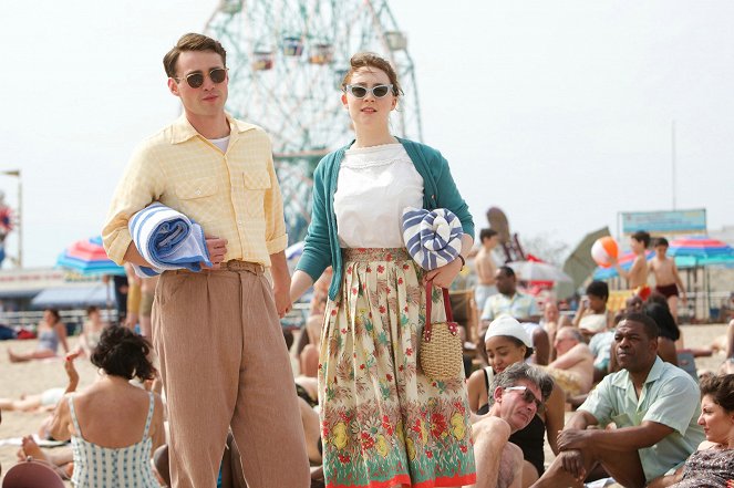 Brooklyn - Filmfotók - Emory Cohen, Saoirse Ronan