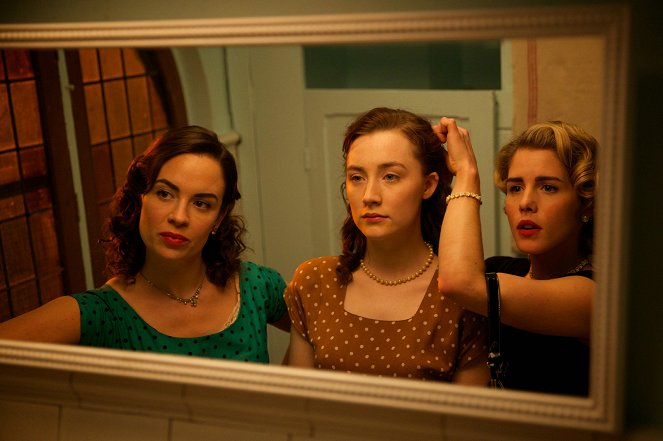 Brooklyn - Film - Eve Macklin, Saoirse Ronan, Emily Bett Rickards