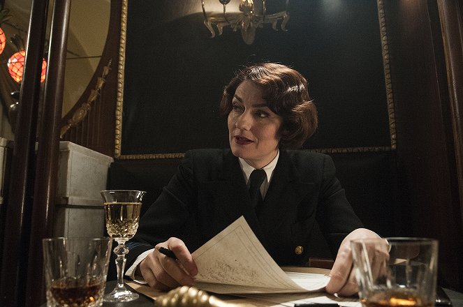 Fleming : The Man Who Would Be Bond - Episode 2 - Film - Anna Chancellor