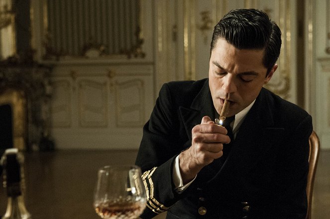 Fleming - Mies, josta tuli Bond - Kuvat elokuvasta - Dominic Cooper
