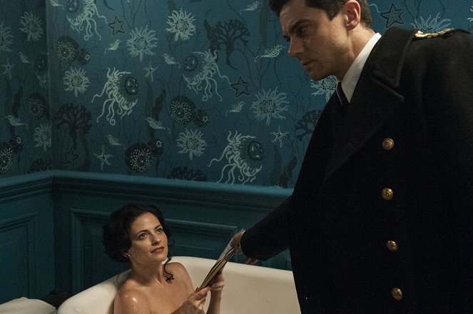 Fleming - Mies, josta tuli Bond - Episode 3 - Kuvat elokuvasta - Lara Pulver, Dominic Cooper