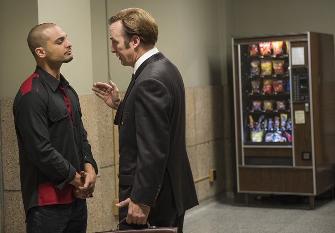 Better Call Saul - Héroe - De la película - Michael Mando, Bob Odenkirk