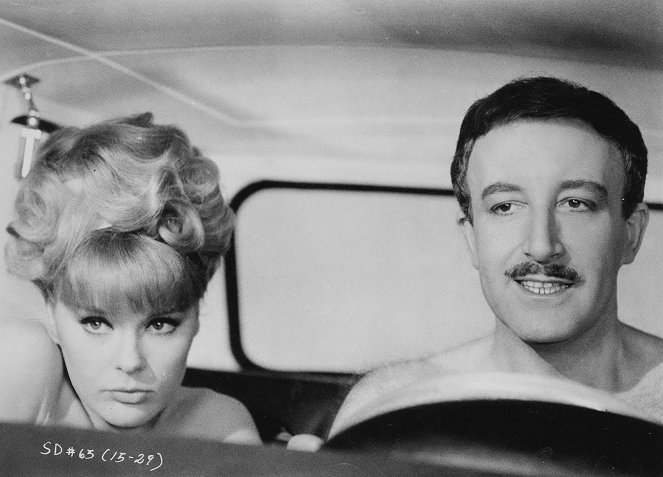 Komisař Clouseau na stopě - Z filmu - Elke Sommer, Peter Sellers