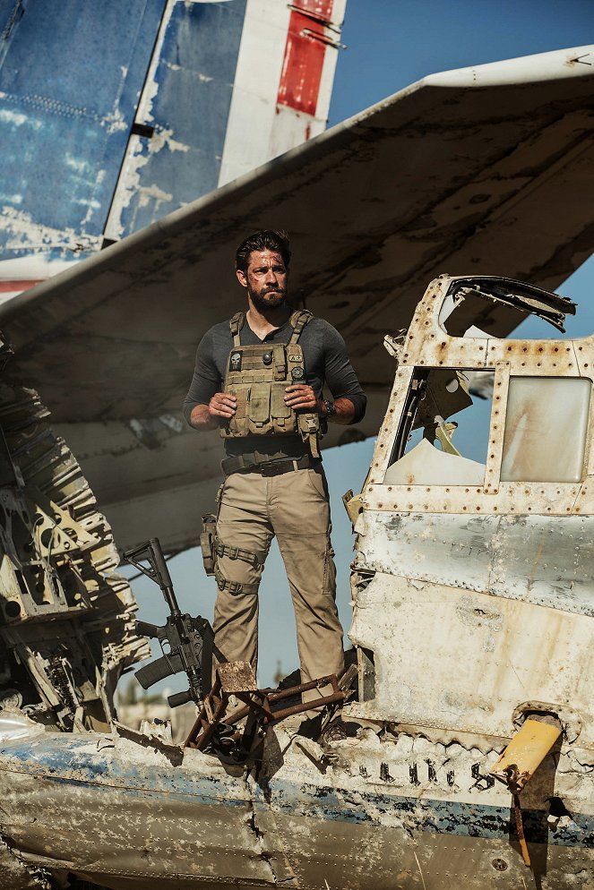 13 óra: Bengázi titkos katonái - Filmfotók - John Krasinski