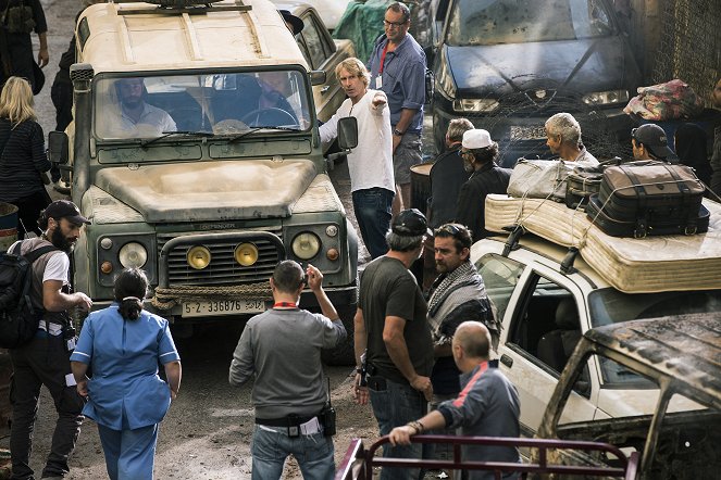 13 Hours: The Secret Soldiers of Benghazi - Van de set - Michael Bay