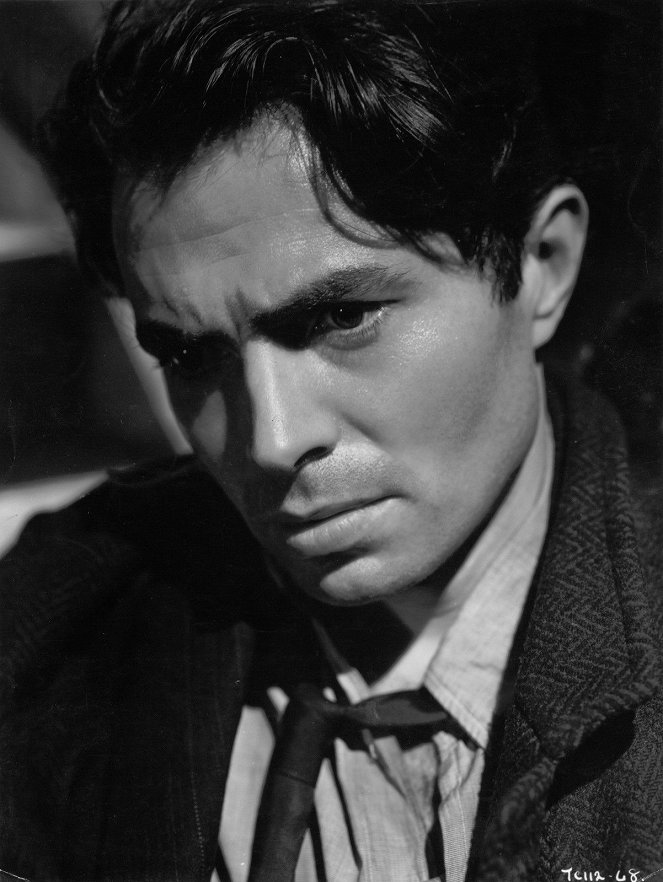 A Casa Cercada - Do filme - James Mason