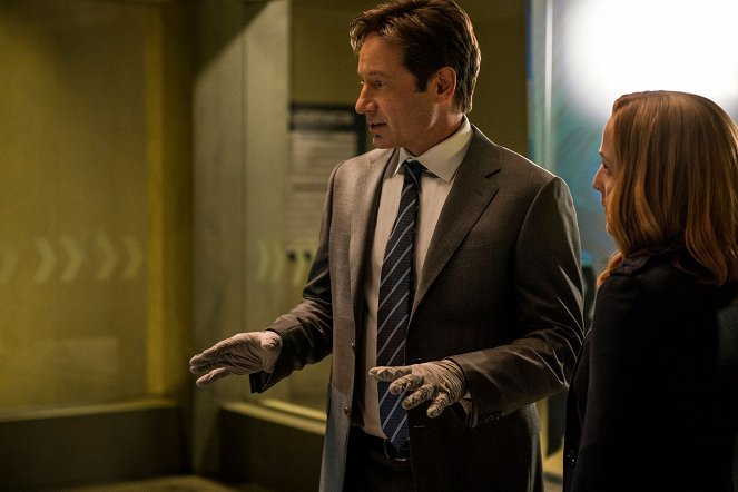 The X-Files - Founder's Mutation - Photos - David Duchovny, Gillian Anderson