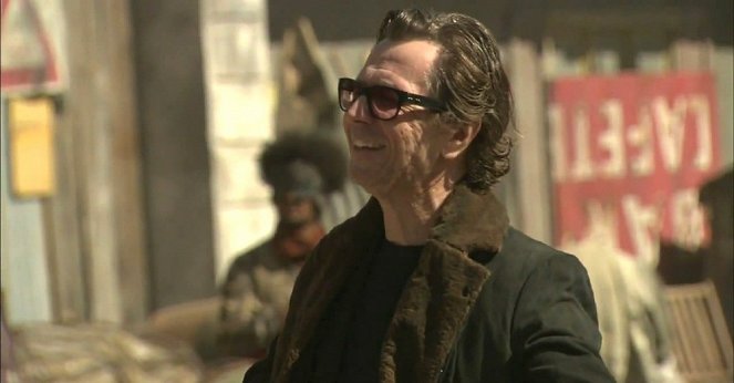 O Livro de Eli - De filmagens - Gary Oldman