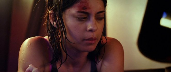 Submerged - Film - Rosa Salazar