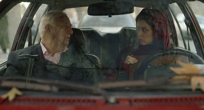 Yek Shahrvand-e Kamelan Maamouli - Van film