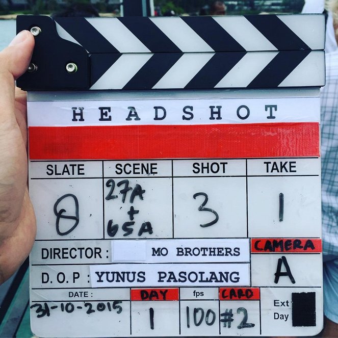 Headshot - Van de set