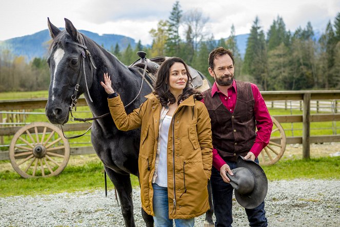 Láska s kovbojem - Z filmu - Emmanuelle Vaugier, Luke Perry