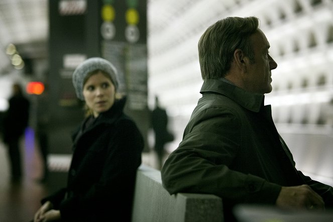 House of Cards - Season 1 - Chapter 2 - Photos - Kate Mara, Kevin Spacey