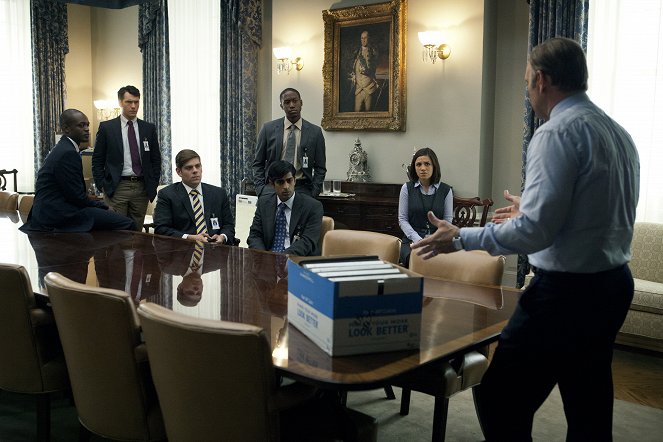 House of Cards - Chapter 2 - Photos
