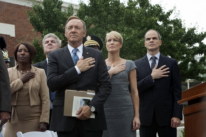 House of Cards - Season 1 - Chapter 8 - Photos - Kevin Spacey, Robin Wright, Michael Kelly