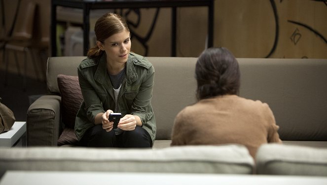 House of Cards - Chapter 9 - Photos - Kate Mara