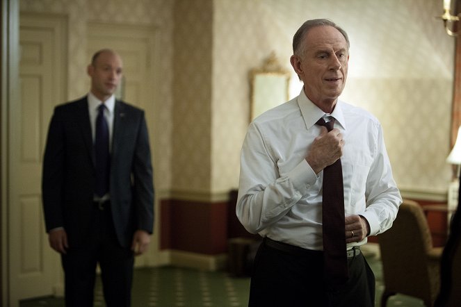 House of Cards - Chapter 9 - Photos - Dan Ziskie
