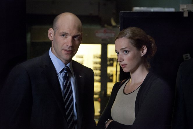 House of Cards - Chapter 9 - Photos - Corey Stoll, Kristen Connolly