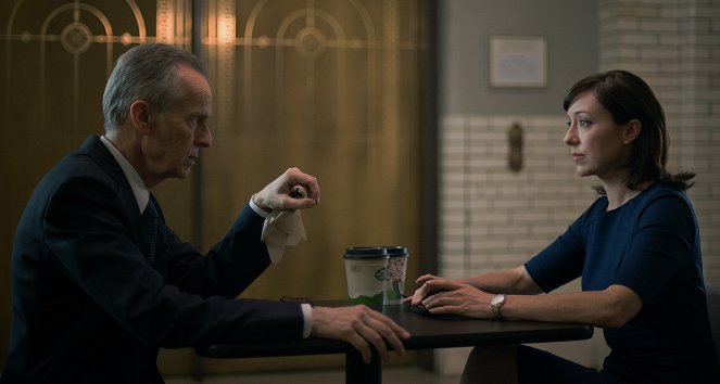 House of Cards - Season 2 - Chapter 15 - Photos - Michel Gill, Molly Parker