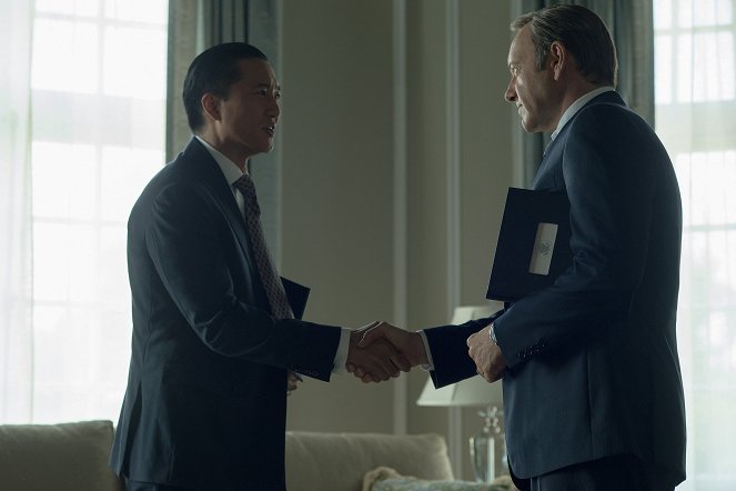 House of Cards - Chapter 18 - Photos - Terry Chen, Kevin Spacey