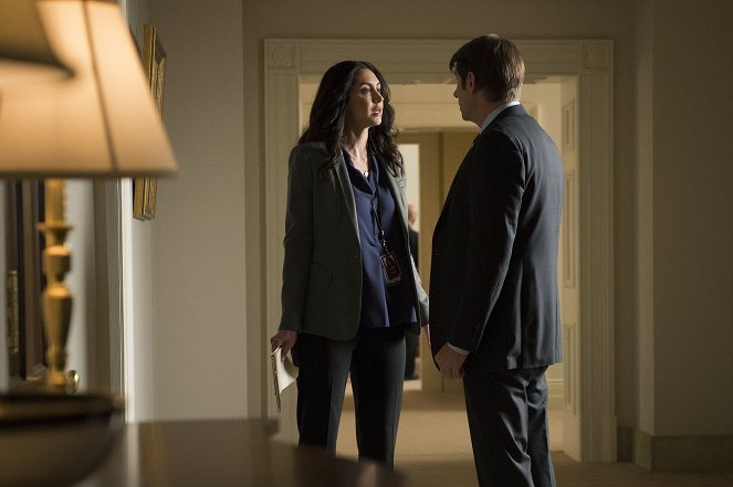 House of Cards - Season 3 - Chapter 30 - Photos - Mozhan Marnò