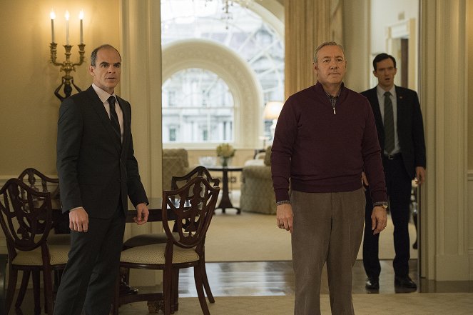 House of Cards - Chapter 39 - Photos - Michael Kelly, Kevin Spacey, Nathan Darrow