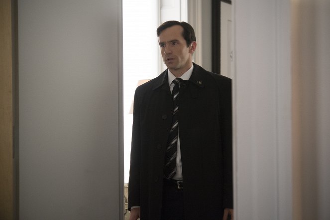 House of Cards - Chapter 39 - Photos - Nathan Darrow