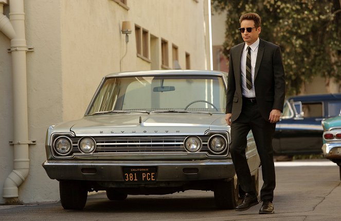 Aquarius - Season 1 - (Please Let Me Love You And) It Won't Be Wrong - Photos - David Duchovny