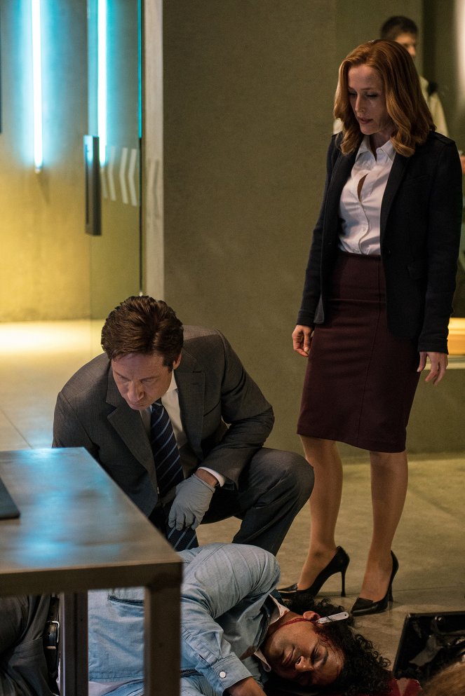 The X-Files - Founder's Mutation - Photos - David Duchovny, Gillian Anderson