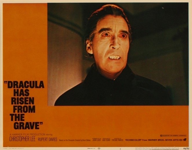 Dracula Has Risen from the Grave - Vitrinfotók - Christopher Lee