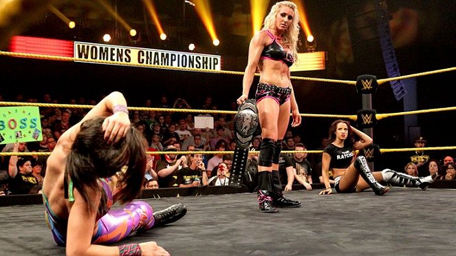 NXT TakeOver: Fatal 4-Way - Van film - Ashley Fliehr, Mercedes Kaestner-Varnado