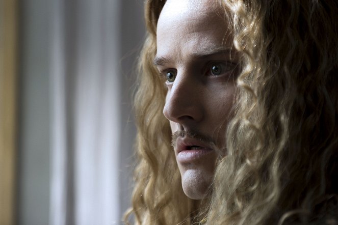 Versailles - La Guerre fait toujours rage en toi, dis-lui "Halte !" - Film - Evan Williams