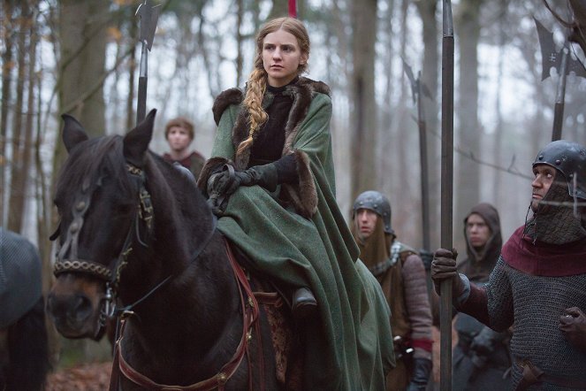 The White Queen - War at First Hand - Van film - Faye Marsay