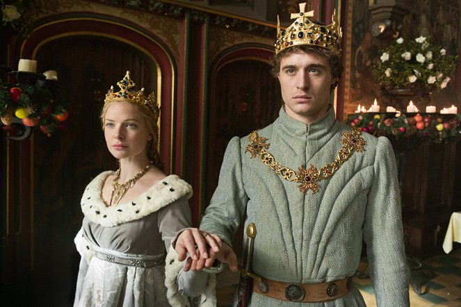 The White Queen - Love and Death - Photos - Rebecca Ferguson, Max Irons