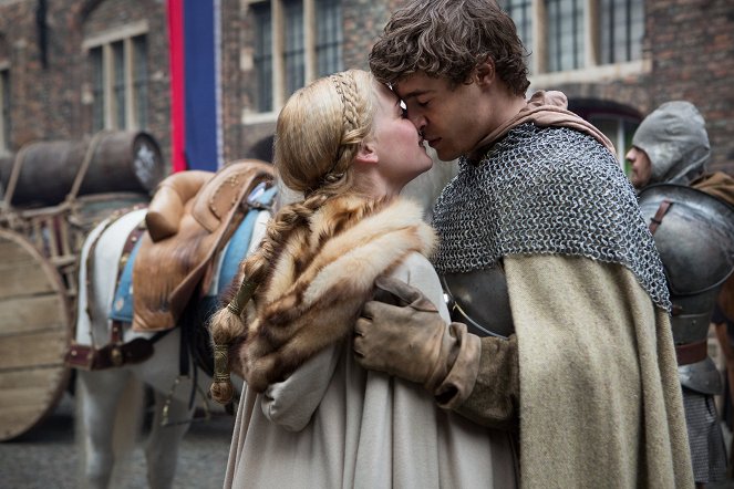 The White Queen - Poison and Malmsey Wine - Photos - Rebecca Ferguson, Max Irons