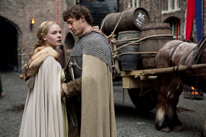 The White Queen - Poison and Malmsey Wine - Photos - Rebecca Ferguson, Max Irons