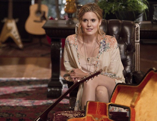 Californication - Rock and a Hard Place - Photos - Maggie Grace