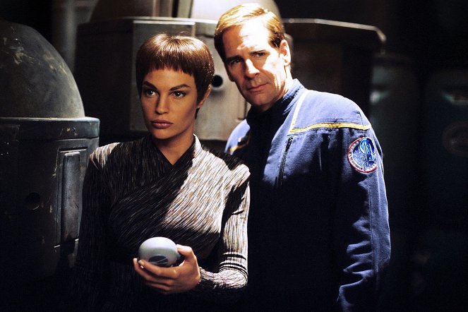 Star Trek: Enterprise - Fortunate Son - Photos - Jolene Blalock, Scott Bakula