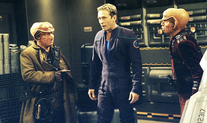 Star Trek: Enterprise - Season 1 - Acquisition - Photos - Ethan Phillips, Connor Trinneer