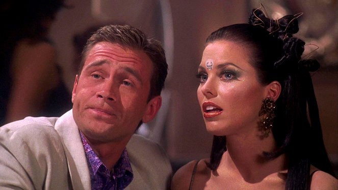 Star Trek: Enterprise - Season 1 - Two Days and Two Nights - Photos - Connor Trinneer, DonnaMarie Recco